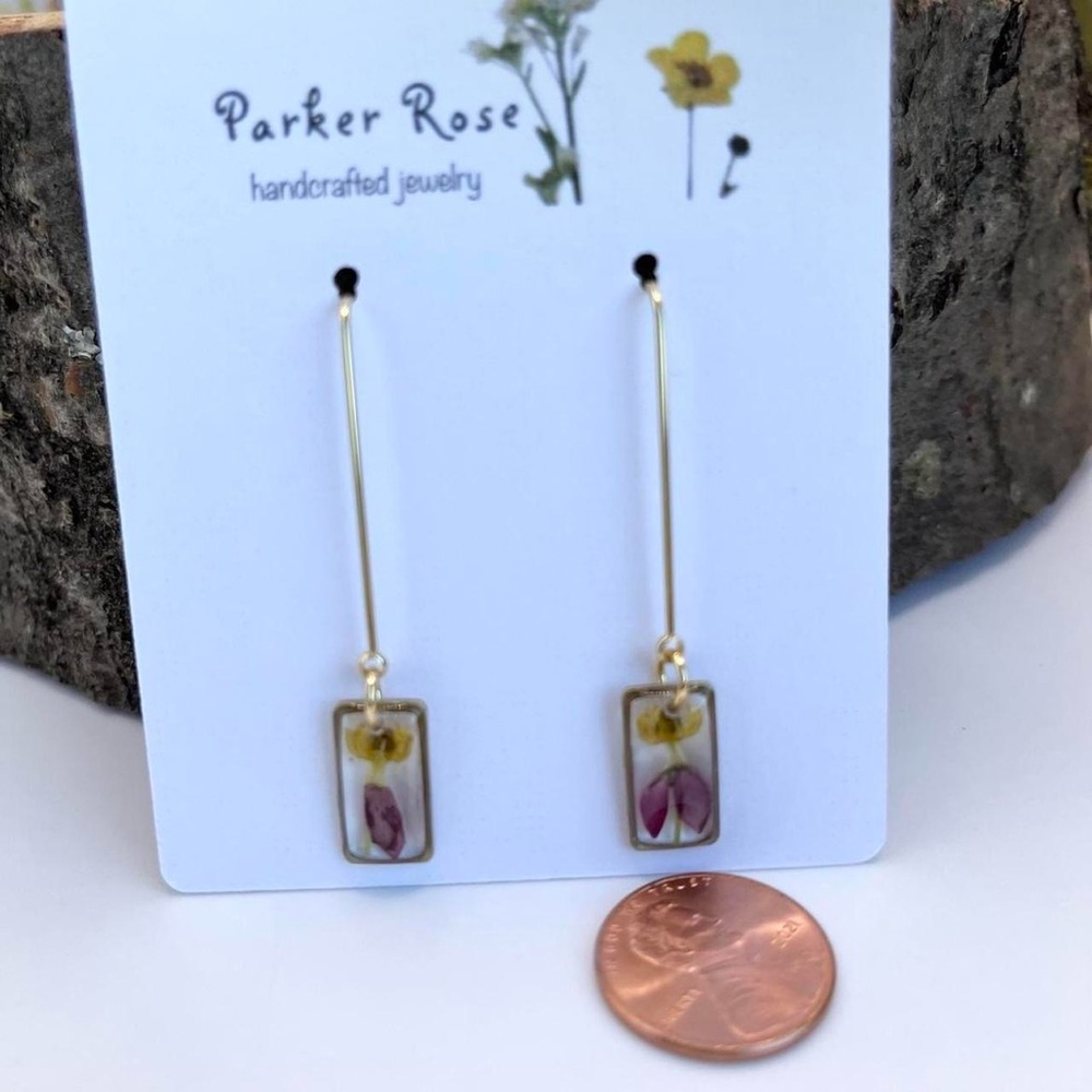 Simple Pressed Flower Stick Earrings - Picture 4 of 5